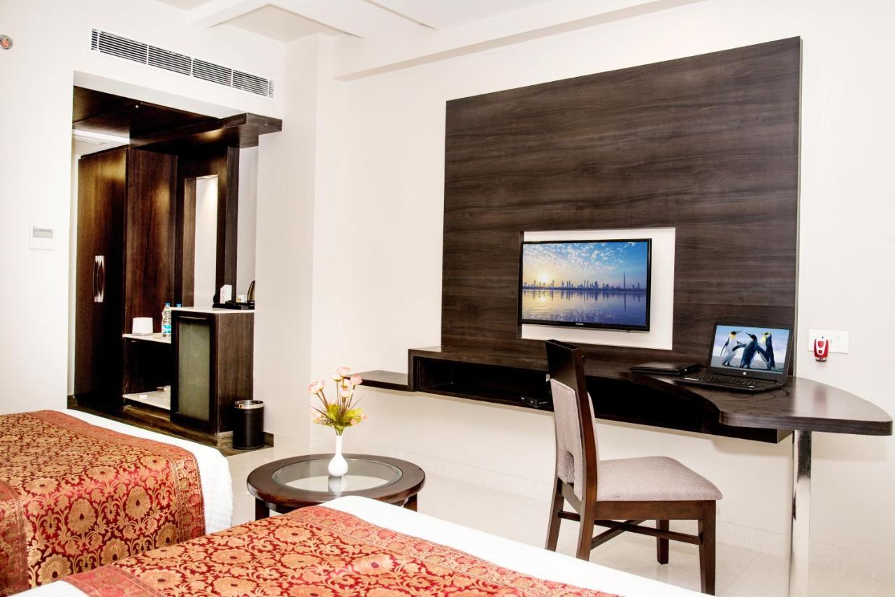 Hotel Platinum Shravasti Katra  Zewnętrze zdjęcie