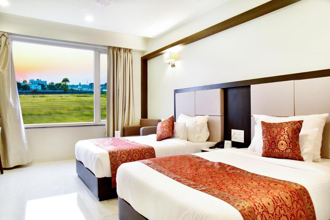 Hotel Platinum Shravasti Katra  Zewnętrze zdjęcie