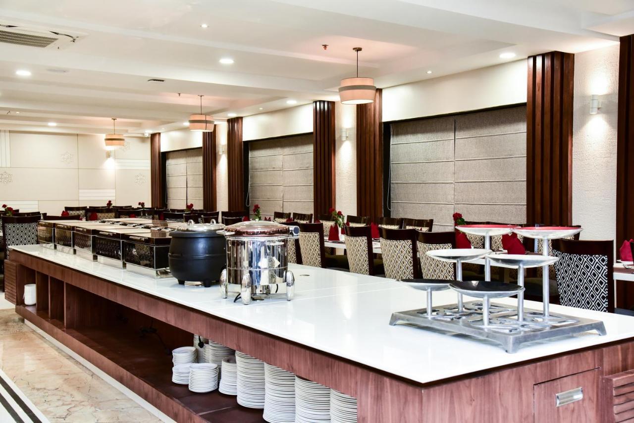 Hotel Platinum Shravasti Katra  Zewnętrze zdjęcie