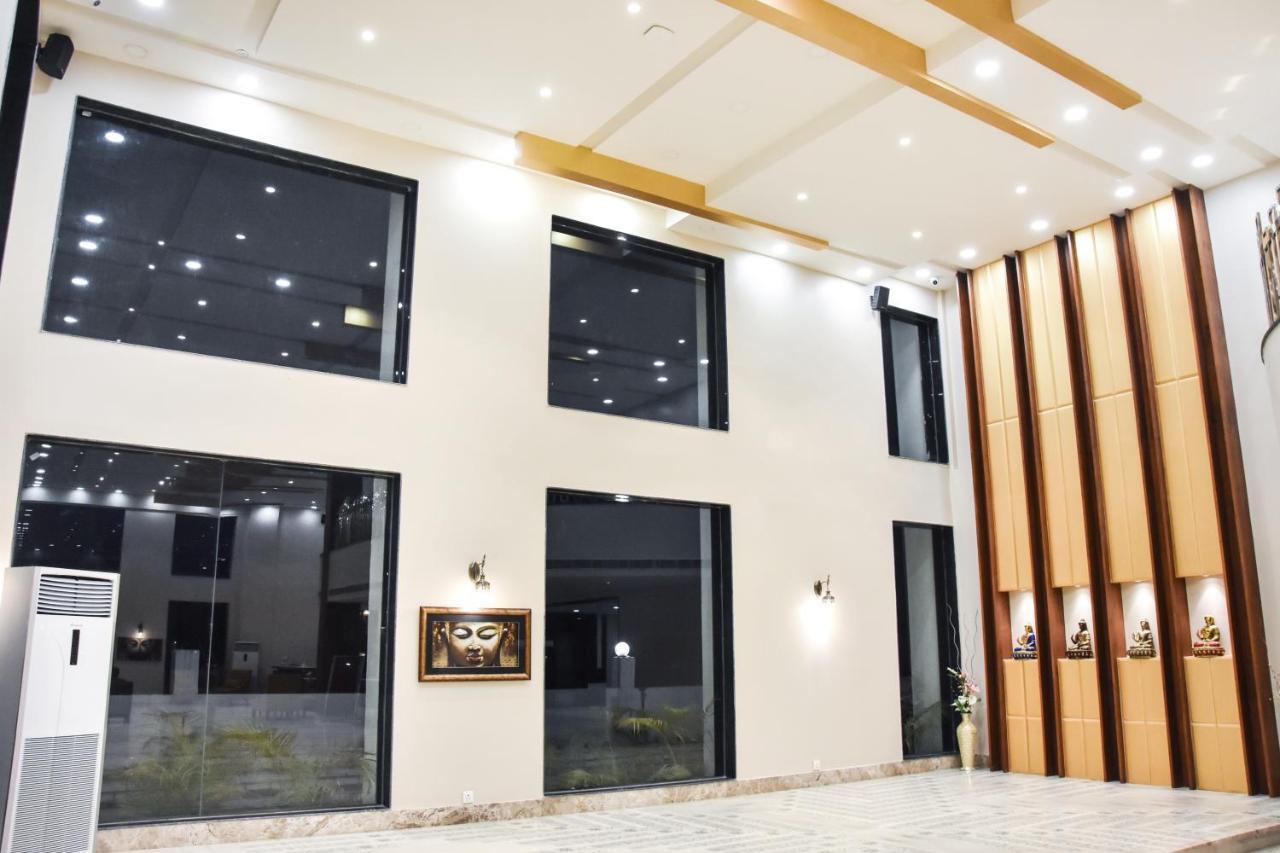 Hotel Platinum Shravasti Katra  Zewnętrze zdjęcie