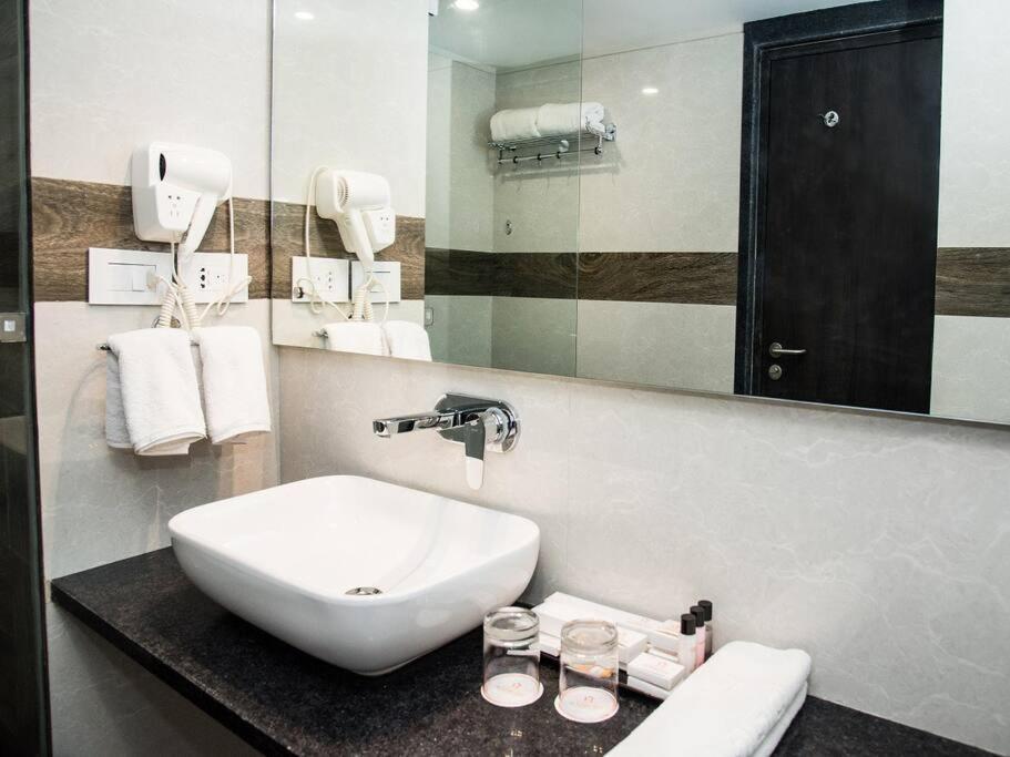 Hotel Platinum Shravasti Katra  Zewnętrze zdjęcie